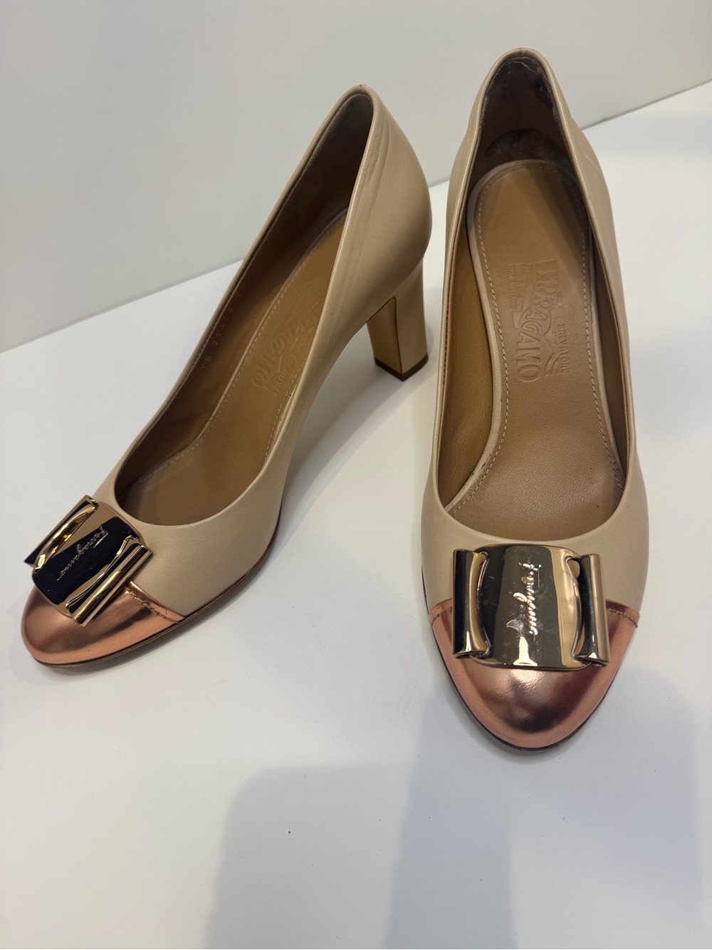 Salvatore Ferragamo Beige Flats with Rose Gold Toe and Gold Plaque - Picture 2 of 8